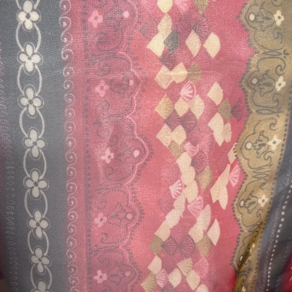 NWT Worthington Crimson & Gold Neck Scarf